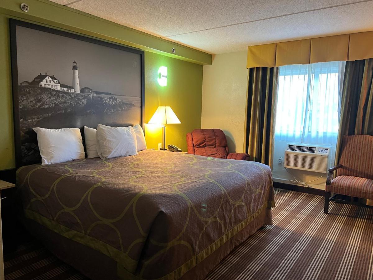 Super 8 By Wyndham Bangor Otel Dış mekan fotoğraf