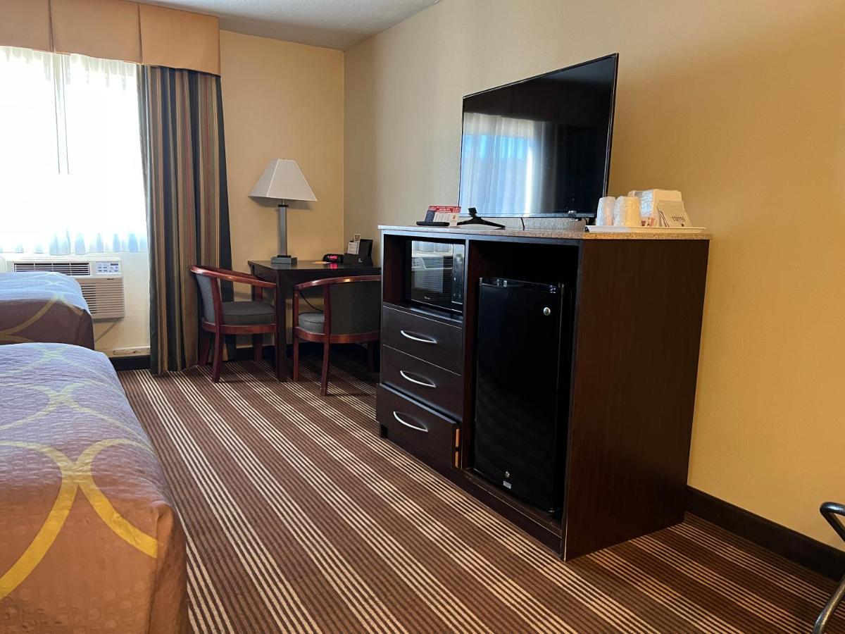 Super 8 By Wyndham Bangor Otel Dış mekan fotoğraf